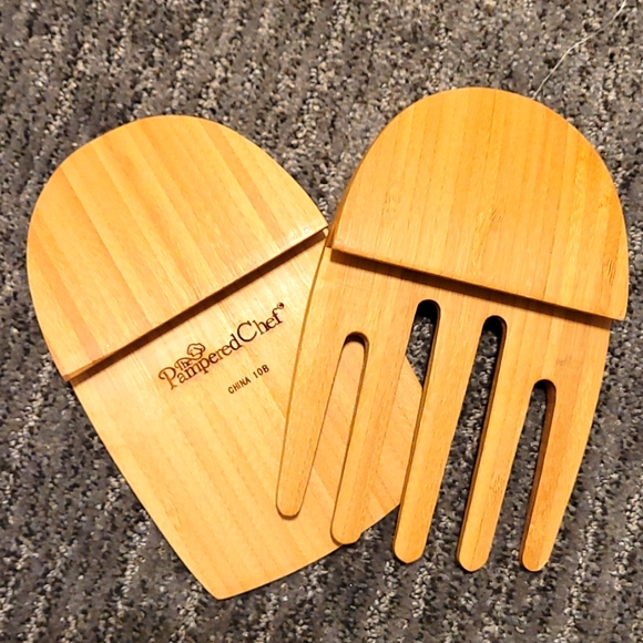 Pampered chef set of bamboo salad servers - Picture 1 of 3